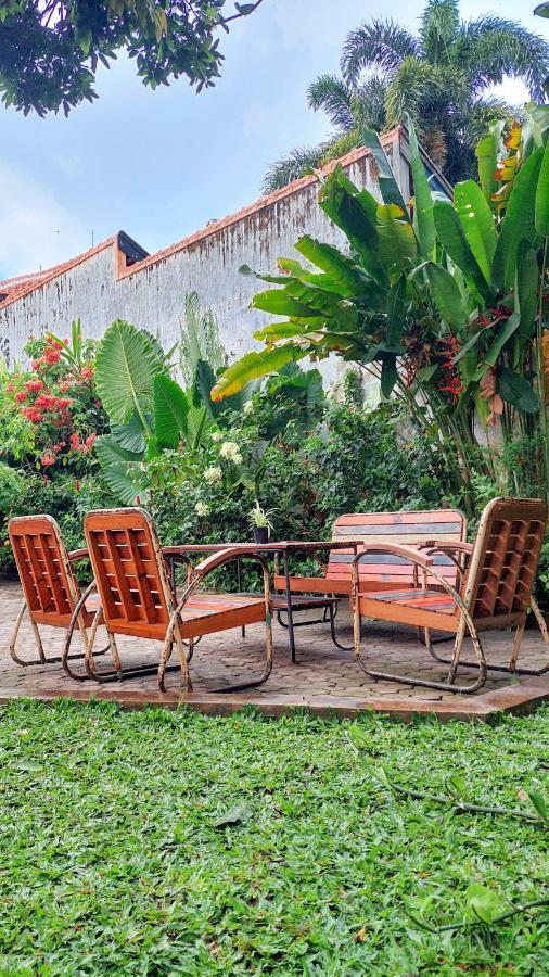 Snooze Ijen Hostel Banyuwangi  Buitenkant foto