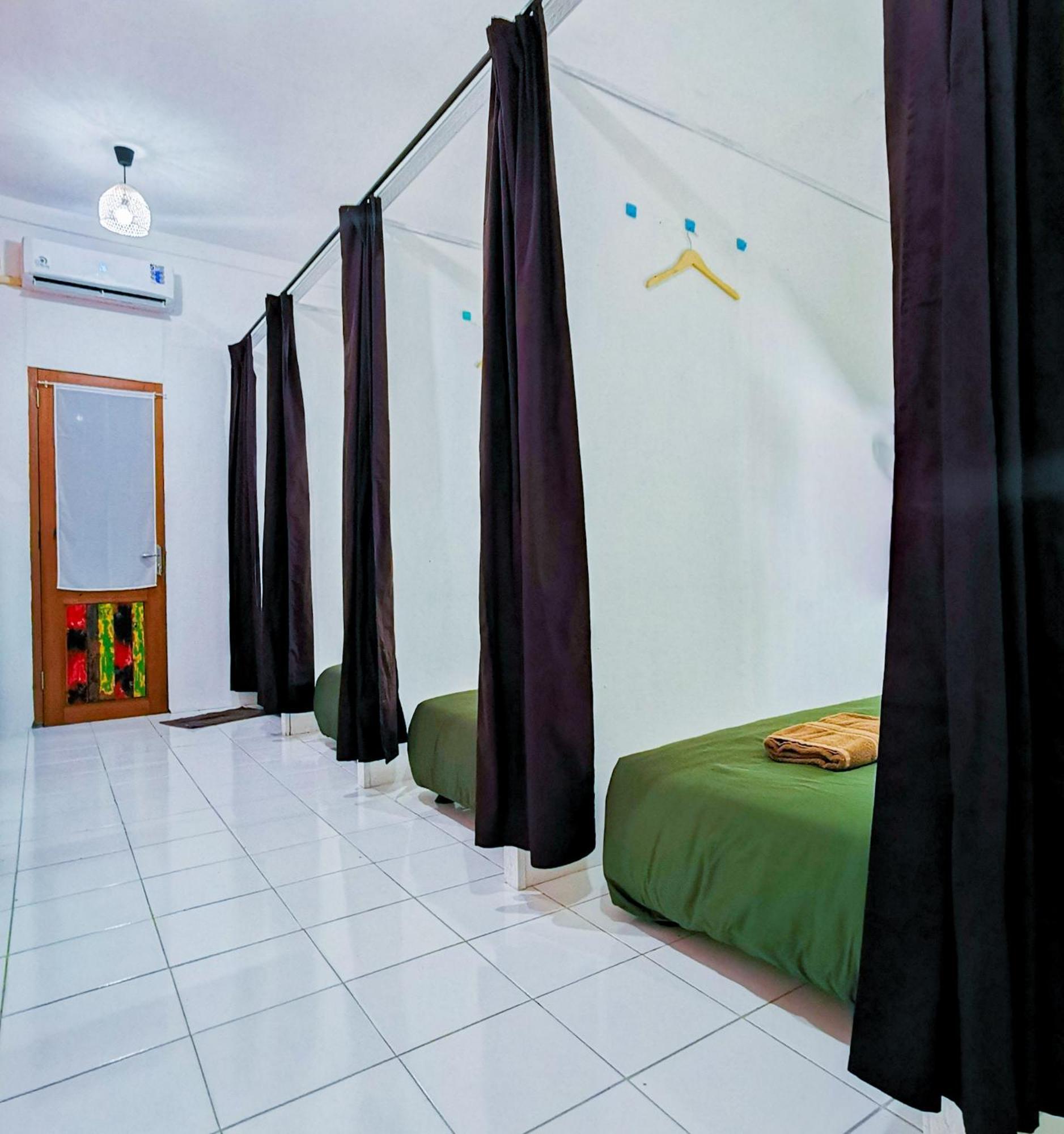 Snooze Ijen Hostel Banyuwangi  Buitenkant foto